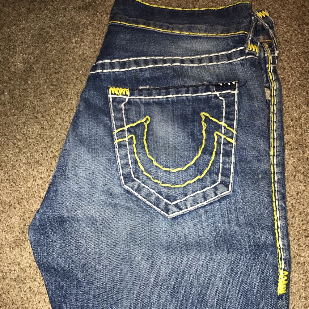 True Religion Yellow Big T Jeans 30